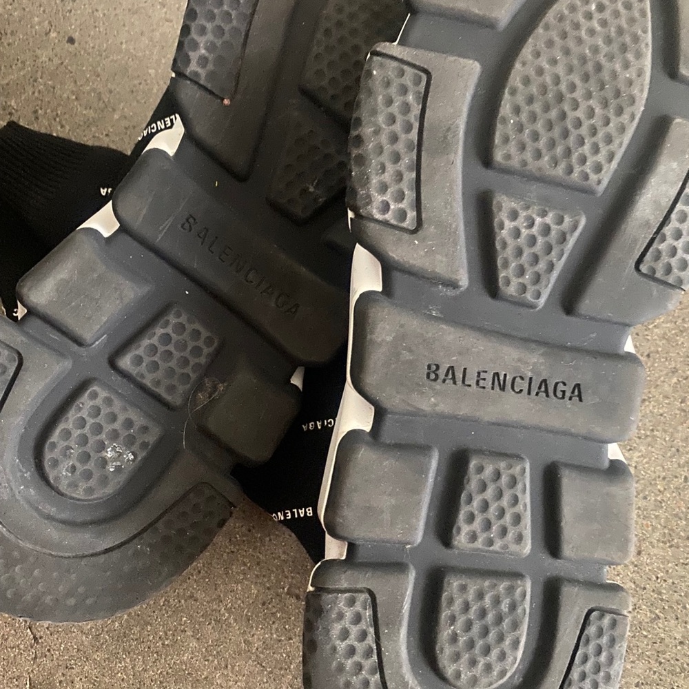 Balenciaga Speed Sneakers - Picture 6 of 8